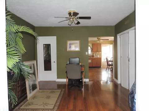 120 E Jefferson St, Georgetown, KY 40324 photo 3