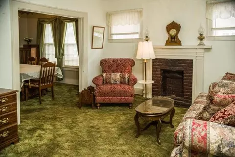 216 E Jackson St, Georgetown, KY 40324 photo 2