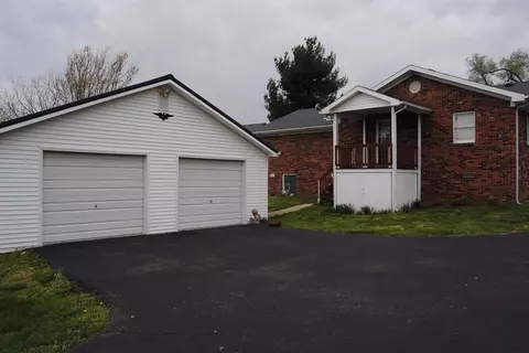 408 E 3rd St, Perryville, KY 40468 photo 2