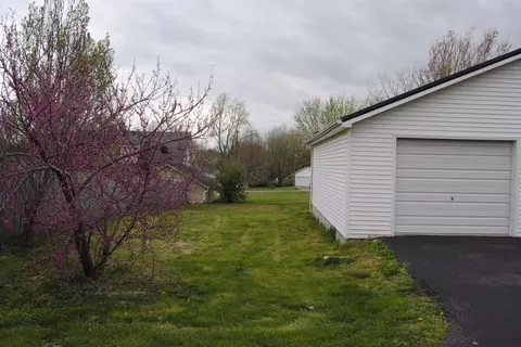 408 E 3rd St, Perryville, KY 40468 photo 3