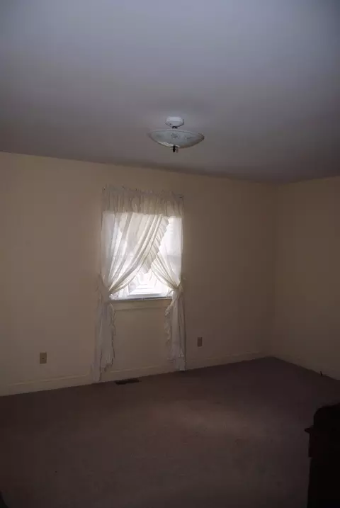 408 E 3rd St, Perryville, KY 40468 photo 11