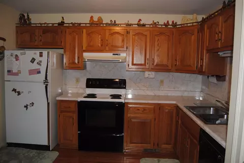408 E 3rd St, Perryville, KY 40468 photo 6