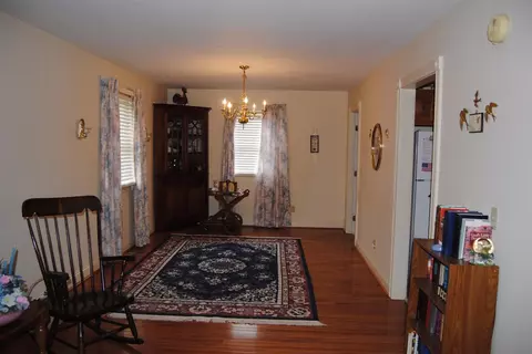 408 E 3rd St, Perryville, KY 40468 photo 5