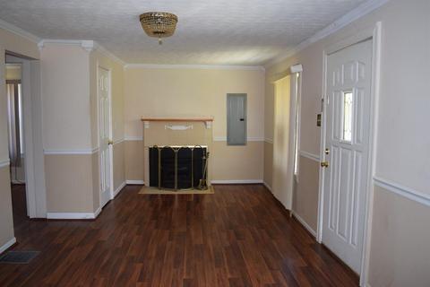 135 Johnson Ave, Lancaster, KY 40444 photo 4