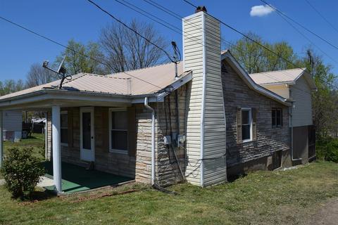 135 Johnson Ave, Lancaster, KY 40444 photo 3
