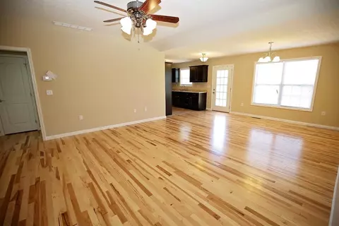 548 S Fork Dr, Berea, KY 40403 photo 3