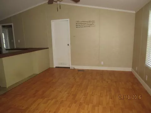 450 Creekside Rd, Lynch, KY 40855 photo 3