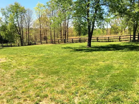 848 Walnut Rd, Lily, KY 40740 photo 4
