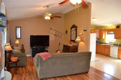 1045 Ellington Loop, Morehead, KY 40351 photo 6