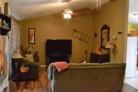 1045 Ellington Loop, Morehead, KY 40351 photo 2