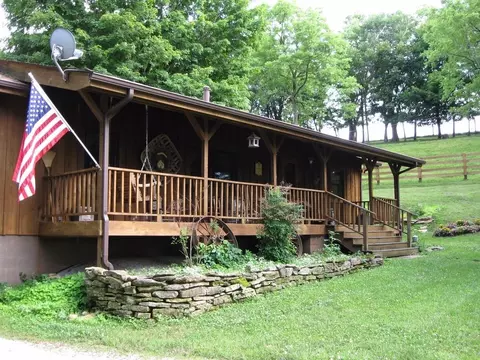 446 Levy Rd, Paris, KY 40361 photo 2