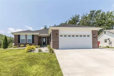1029 Eagle Point Dr, Berea, KY 40403 photo 1