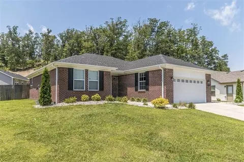 1029 Eagle Point Dr, Berea, KY 40403 photo 2