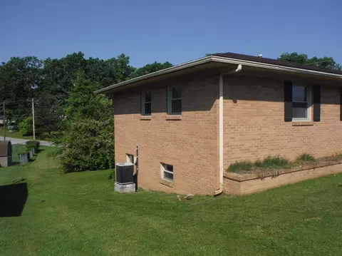 1125 Pine St, Corbin, KY 40701 photo 2