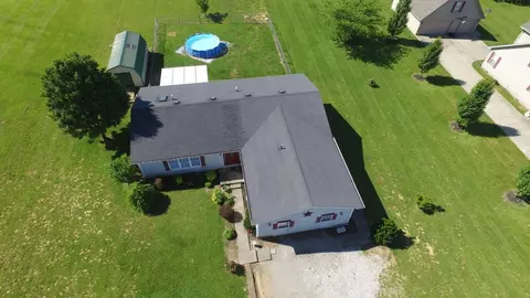 1055 Breezy Ln, Berea, KY 40403 photo 4