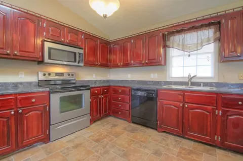 1055 Breezy Ln, Berea, KY 40403 photo 15