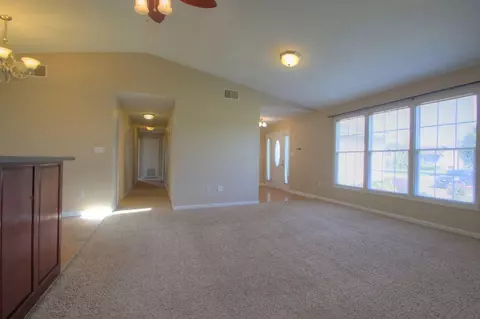1055 Breezy Ln, Berea, KY 40403 photo 12