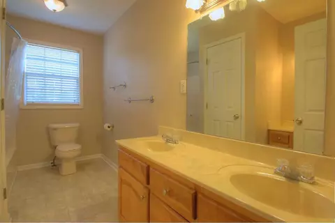 1055 Breezy Ln, Berea, KY 40403 photo 18