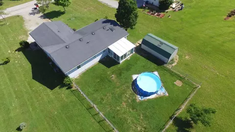 1055 Breezy Ln, Berea, KY 40403 photo 5