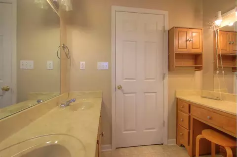 1055 Breezy Ln, Berea, KY 40403 photo 19