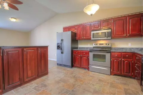 1055 Breezy Ln, Berea, KY 40403 photo 14