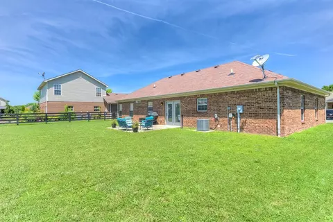 128 Commerce Dr, Berea, KY 40403 photo 3