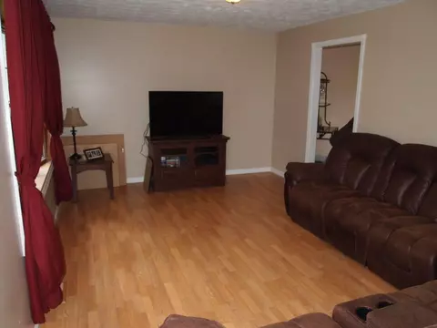 205 Salter Rd, Berea, KY 40403 photo 2