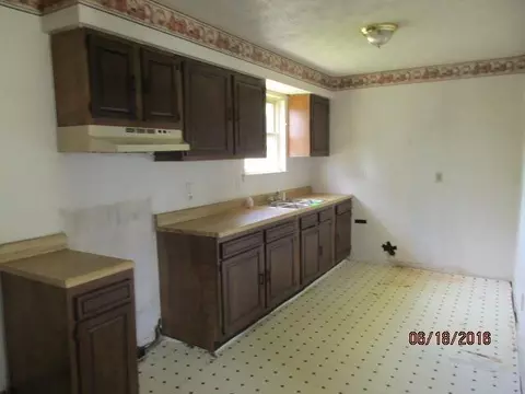 103 Moss St, Lancaster, KY 40444 photo 2