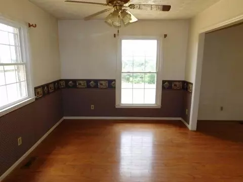 351 Thompson, Lancaster, KY 40444 photo 10