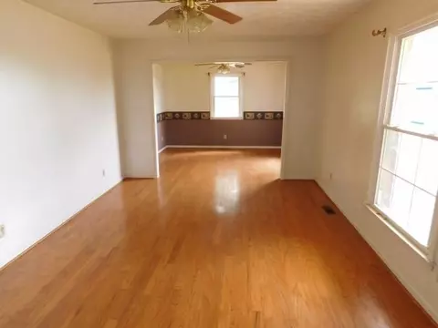 351 Thompson, Lancaster, KY 40444 photo 8