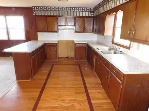 351 Thompson, Lancaster, KY 40444 photo 6