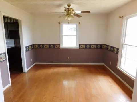 351 Thompson, Lancaster, KY 40444 photo 9