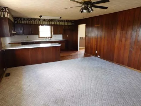 351 Thompson, Lancaster, KY 40444 photo 4