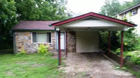 651 S Us Highway 119, Baxter, KY 40806 photo 2