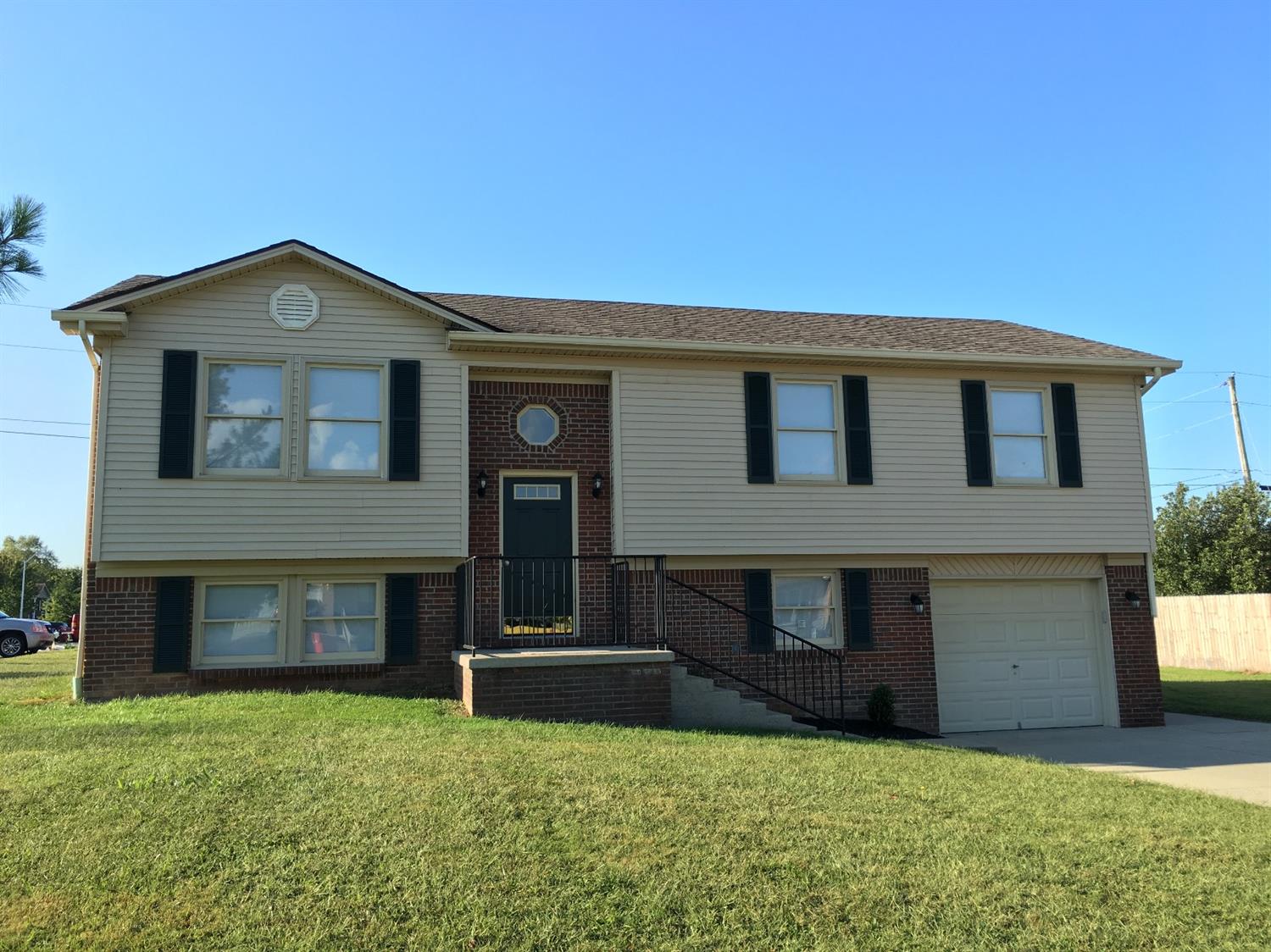 423 Plumtree Dr, Berea, KY 40403 photo 3