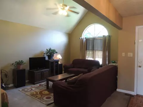 103 Laurel Ln, Georgetown, KY 40324 photo 4