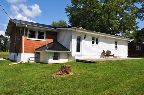 1075 Maple St, Stanton, KY 40380 photo 4