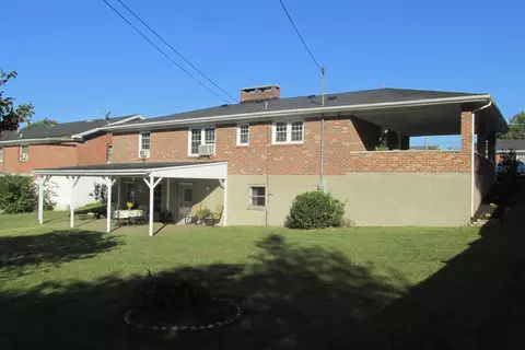 222 Davis, Lancaster, KY 40444 photo 3