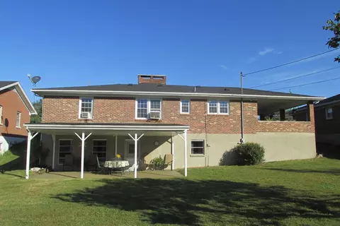 222 Davis, Lancaster, KY 40444 photo 4