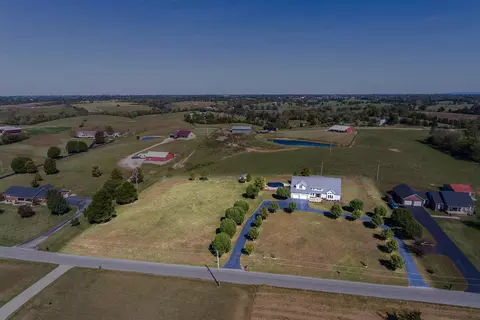 335 Herndon Ln, Berea, KY 40403 photo 2