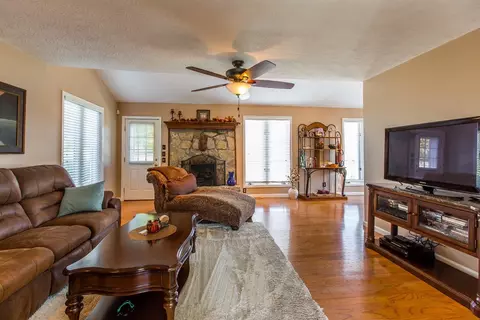 335 Herndon Ln, Berea, KY 40403 photo 17