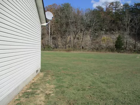 113 Dillon Ct, Berea, KY 40403 photo 3