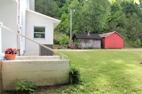 8065 Campton Rd, Stanton, KY 40380 photo 7
