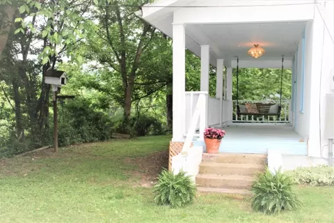 8065 Campton Rd, Stanton, KY 40380 photo 3