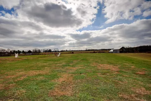 2850 Bardstown Trl, Waddy, KY 40076 photo 2