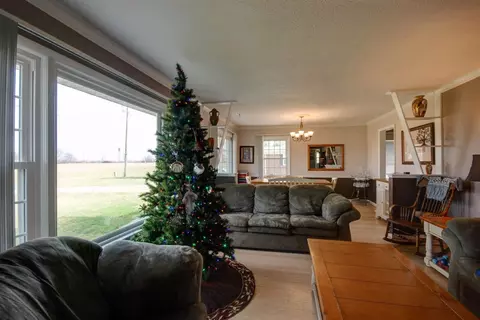 2850 Bardstown Trl, Waddy, KY 40076 photo 6