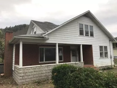 65 Maple St, Hyden, KY 41749 photo 3