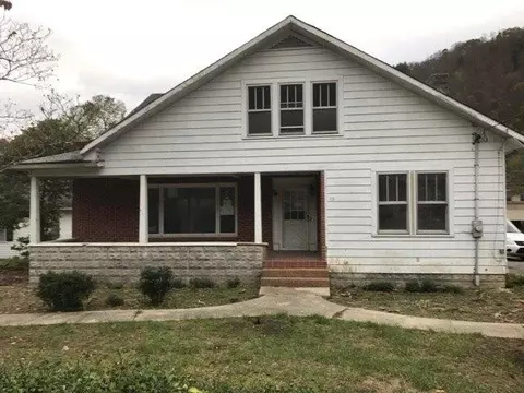 65 Maple St, Hyden, KY 41749 photo 1