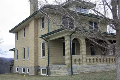 951 Highland Ave, Jackson, KY 41339 photo 3