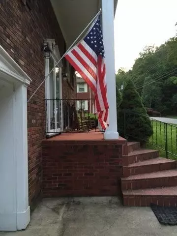 1233 Knapp Ave, Morehead, KY 40351 photo 4